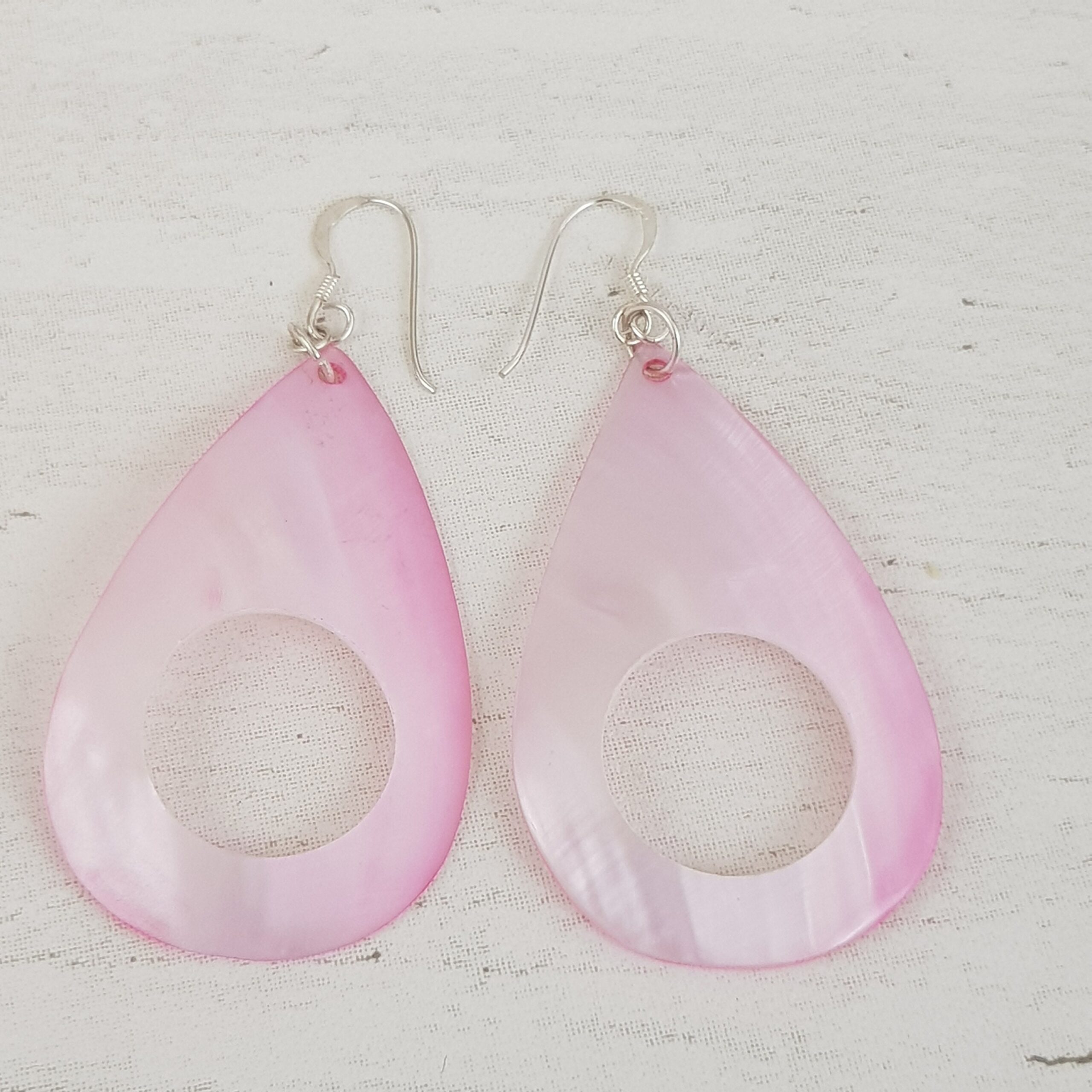 PINK MOTHER OF PEARL  PEARLESCENT SEASHELL DANGLE  EARRINGS 80's VINTAGE 